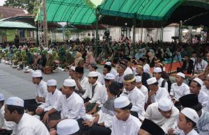 Bupati Kukar Hadir di Istighotsah Kubro Bukit Raya, Tegaskan Pembinaan Keagamaan Jadi Pilot Project