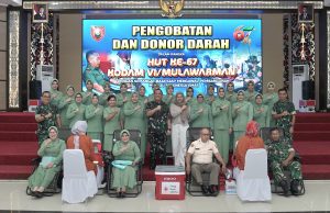 Bhakti Sosial Donor Darah dan Pengobatan Gratis Meriahkan HUT ke-67 Kodam VI/Mulawarman
