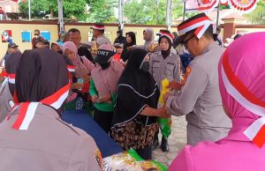 “Gerakan Pangan Murah” Polsek Palaran bersama Bulog Samarinda Jual Habis 1 Ton Beras