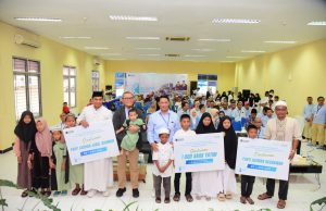 Bandara SAMS Sepinggan Salurakan Bantuan Rayakan HUT PT. Angakasa Pura Indonesia