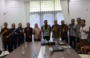 Dorong Pengembangan Industri Kratom, Bupati Aulia Minta Kepastian Hukum dan Pabrik Berdiri Awal 2026