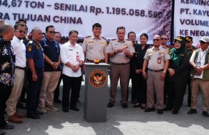 Barantin Bersama Pemprov Kaltim Lepas Ekspor Komoditas Unggulan Senilai 5,4 Miliar Rupiah