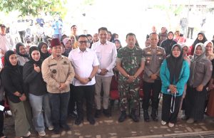 Bupati Kukar Tinjau Pusban dan Pastikan Program Rp 150 Juta per RT Tepat Sasaran Di Desa Segihan