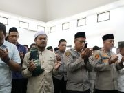 Kapolres Kutim dan Warga Gelar Sholat Ghaib untuk Korban Bencana Alam di Aceh dan Sumatera