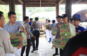 Polres Kutim Terjunkan Personel ke Muara Wahau, Salurkan Bantuan untuk Warga Terdampak Banjir