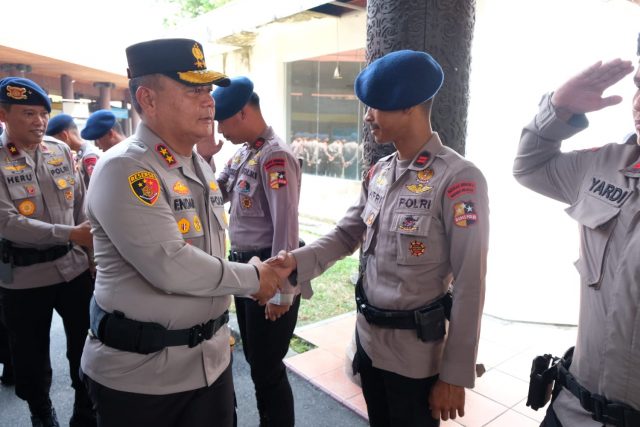 WhatsApp Image 2026-08-24 at 14.42.53 Polda Kaltim Berangkatkan 190 Personel Brimob ke Kalbar Tangani Karhutla