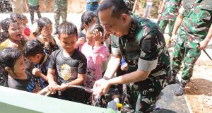 Rasa Syukur Warga Lamuru Balikpapan dapat Air Bersih Program TMAB Kodam IV/ Mulawarman