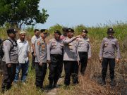 Dir Samapta Polda Kaltim Cek Lokasi Karhutla di Sangatta Utara, Kapolres Kutim Tekankan Kesiapsiagaan Dir Samapta Polda Kaltim Kombes Pol Eka Mulyana, didampingi Kapolres Kutai Timur AKBP Aryansyah Tinjau Lokasi Karhutla di Kutai Timur