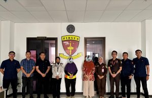 Polda Kaltim Serahkan Dua Tersangka Korupsi BLKI Balikpapan ke Kejati Kaltim Penyidik Subdit III/Tipidkor Ditreskrimsus Polda Kaltim Serahkan Tersangka dugaan Kasus Korupsi APBD UPTD BLKI Balikpapan TA 2023–2024