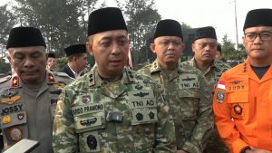 Pangdam VI Mulawarman Mayjen TNI Krido Pramono bersama Kasdam, Wakapolda Kaltim serta Kepala Basarnas Balikpapan