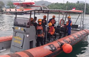 Basarnas Lampung Kerahkan Dua RIB Cari Jurnalis Hilang Kontak di Selat Sunda