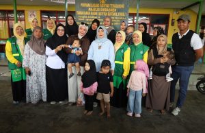 TP PKK Kukar dan YJI Kaltim Salurkan Bantuan untuk 73 KK Korban Kebakaran