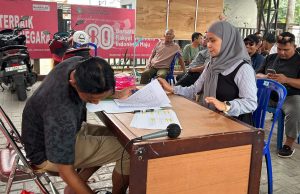 Himpun Donasi Rp940 Juta, Kelurahan Melayu Salurkan Bantuan Kebakaran Danau Aji