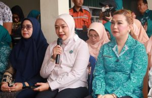 TP PKK Kaltim dan Kukar Salurkan Bantuan Korban Kebakaran di Melayu